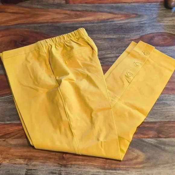 "As Is" Isaac Mizrahi Live! Reg24/7 Stretch Ankle Pants w/ Button Detail - Picture 3 of 7